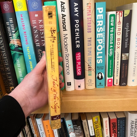 4/$25 Tales of the Slayer, Volume 1, Buffy the Vampire Slayer - Picture 2 of 3